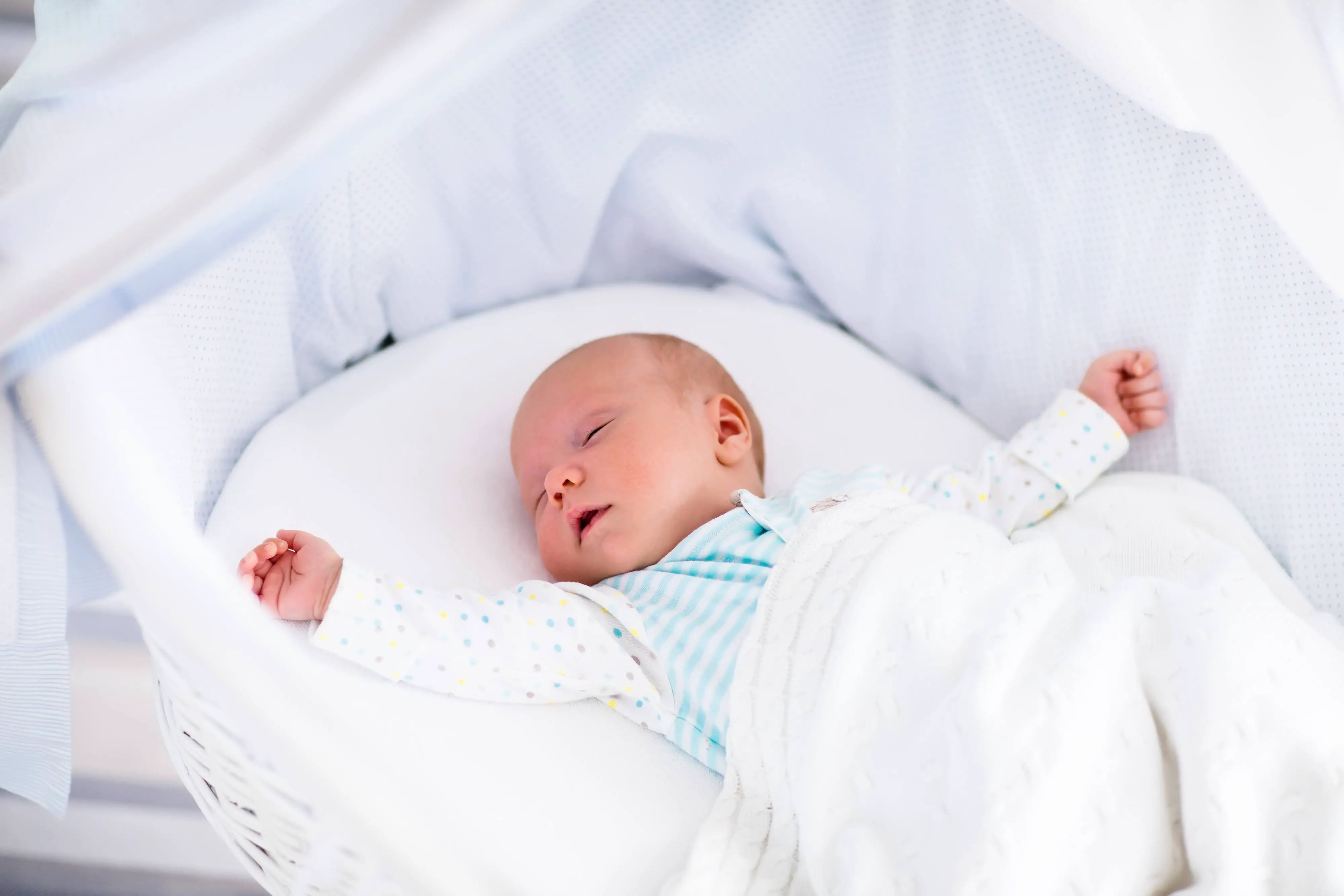 How To Get Your Baby to Sleep In A Bassinet?